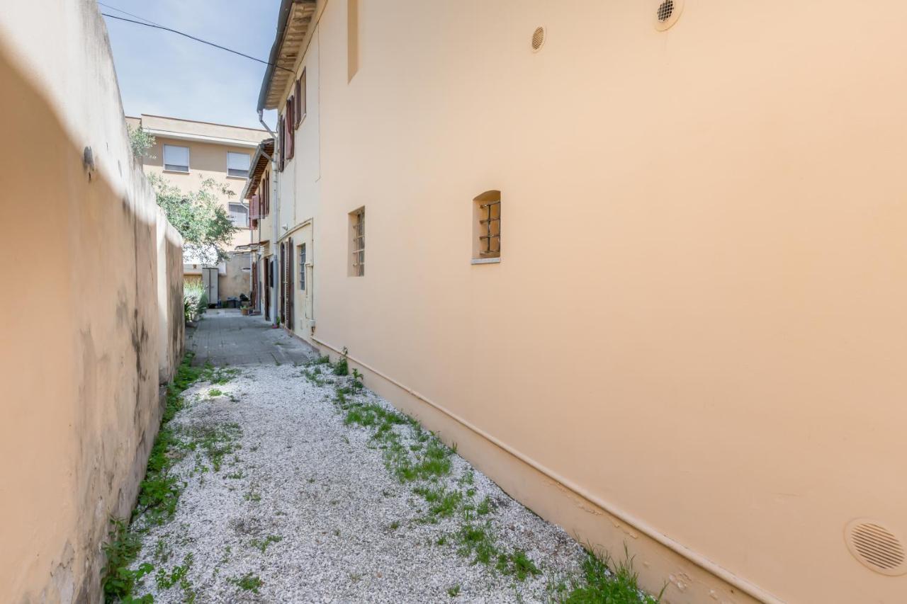Cisanello Rock Apartment With Patio And Barbecue Pisa Exterior foto